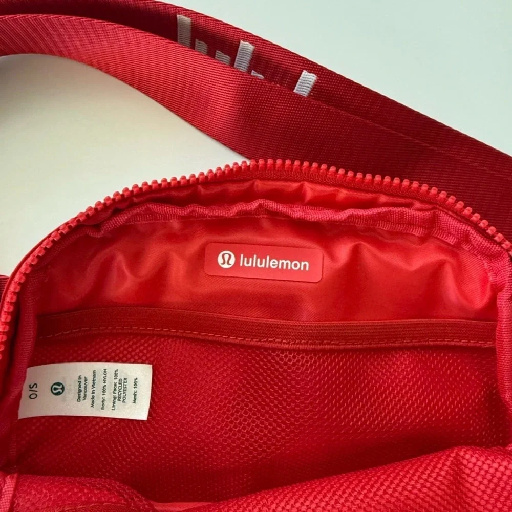 Lululemon Red logo educator everywhere bag strap - Picture 3 of 9